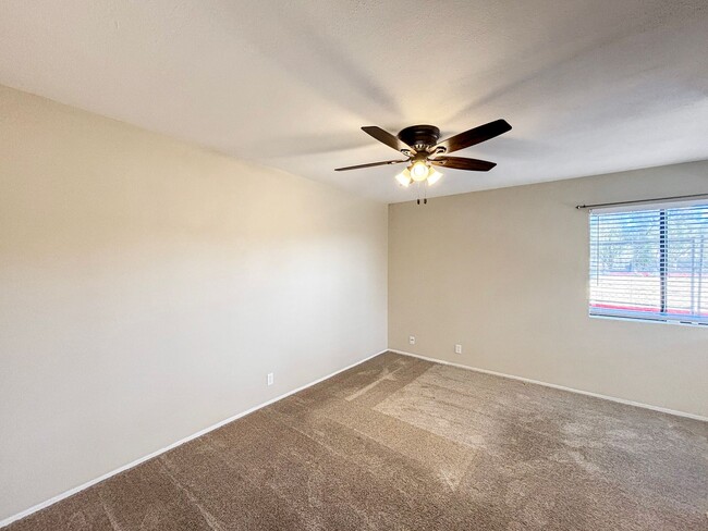 Building Photo - Upgraded 1B/1BA Condo in Spring Valley w/ ...