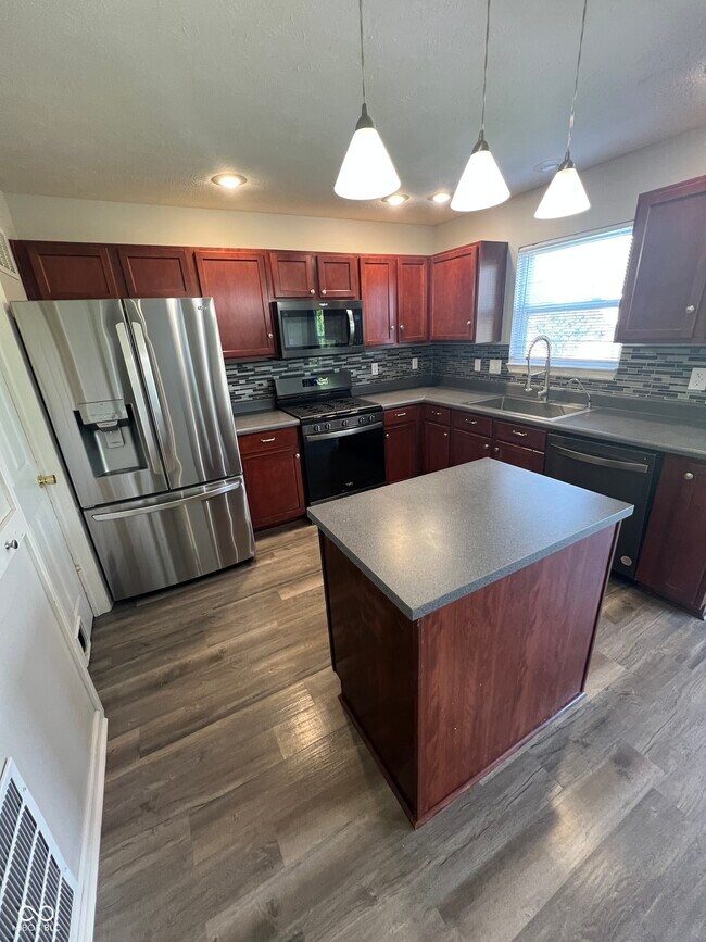 Building Photo - 1239 Highland Lake Way