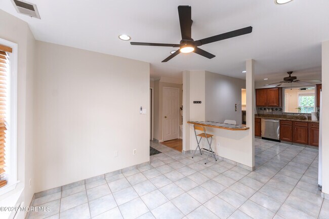 Building Photo - 314 Towne Dr