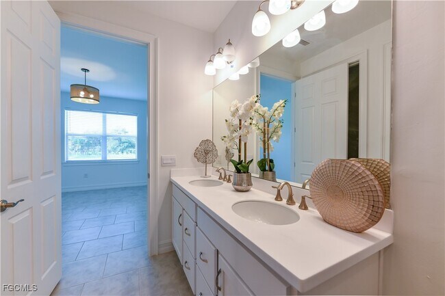 Building Photo - 43878 Blue Heron Ln