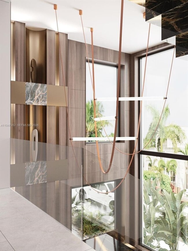 Building Photo - 2305 N Riverside Dr