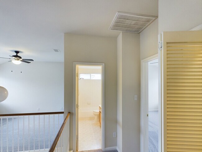 Building Photo - 15123 Meredith Ln