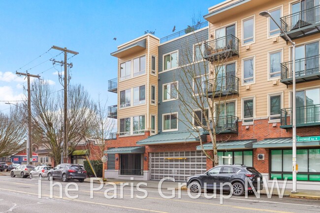 Building Photo - Phinney Ridge Condo with Den & Green Lake/...