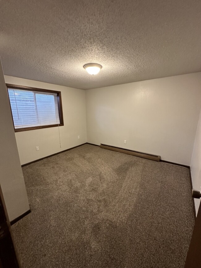 Building Photo - 1514 10th Ave N