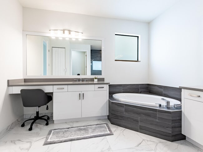 Building Photo - 7191 Montereal Path