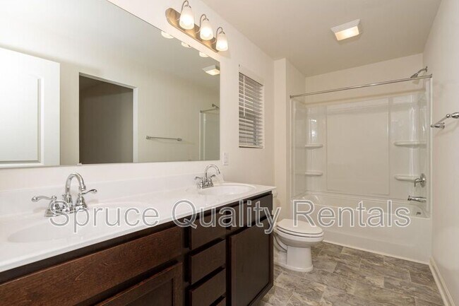 Building Photo - 544 Freeport Ct