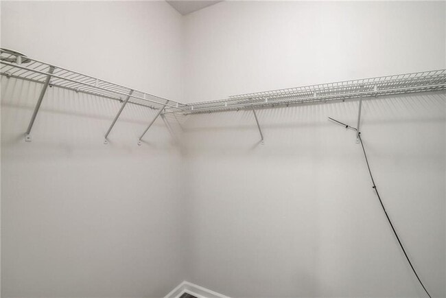 Building Photo - 544 Oakside Pl