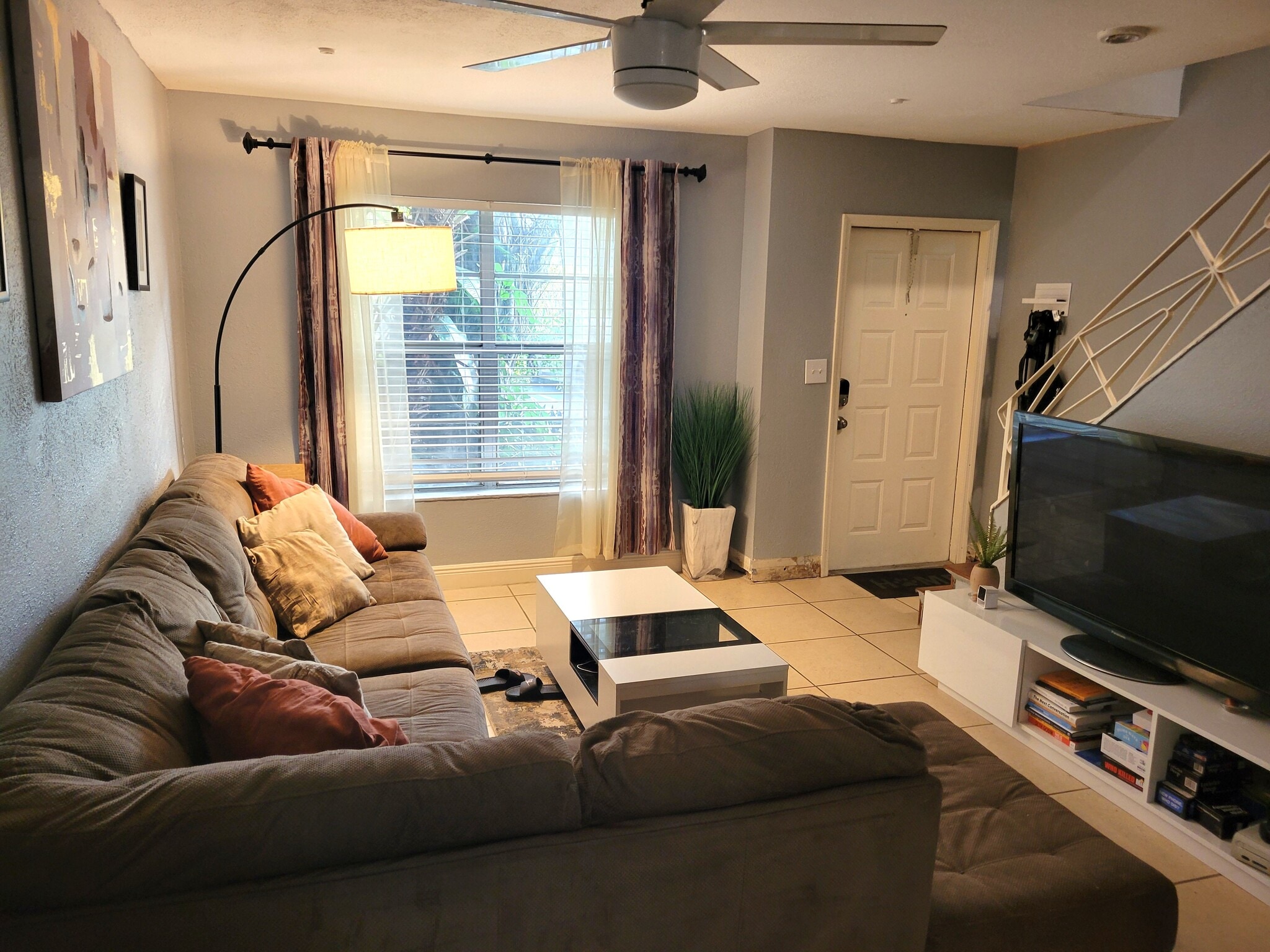 Building Photo - 4617 NW 9th Dr