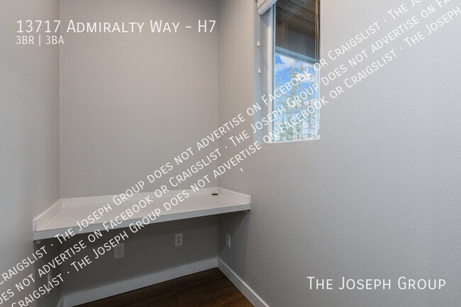 Building Photo - 13717 Admiralty Way