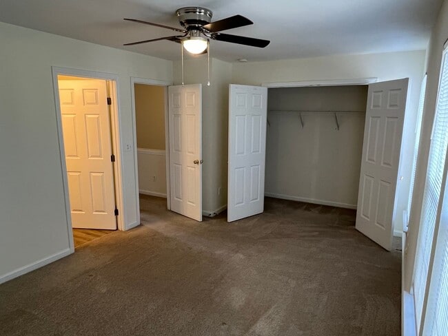 Building Photo - 3 Story, 3 Bedroom Townhome in Ballantyne