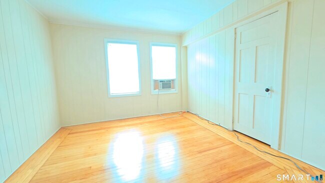 Building Photo - 34 Grassy Plain St