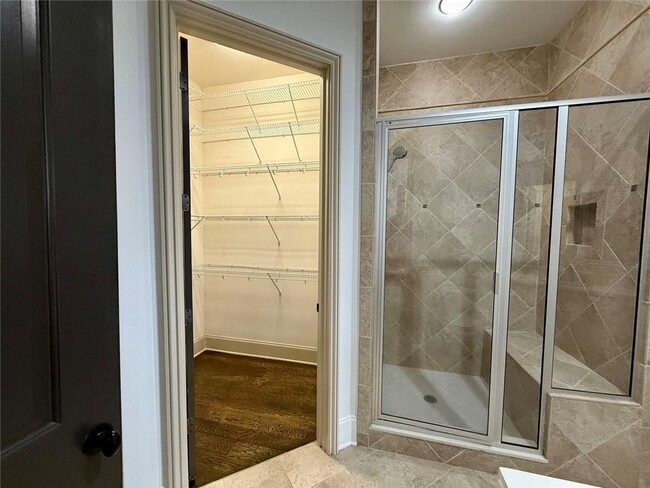 Building Photo - 360 Chambers St