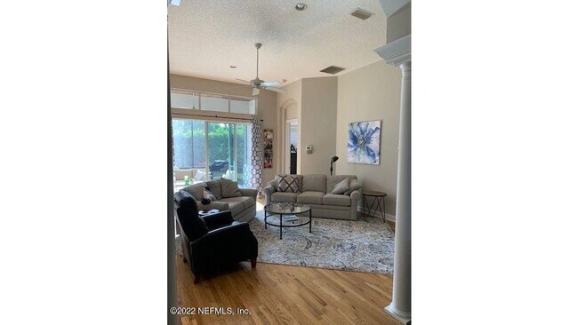 Building Photo - 212 Island Green Dr