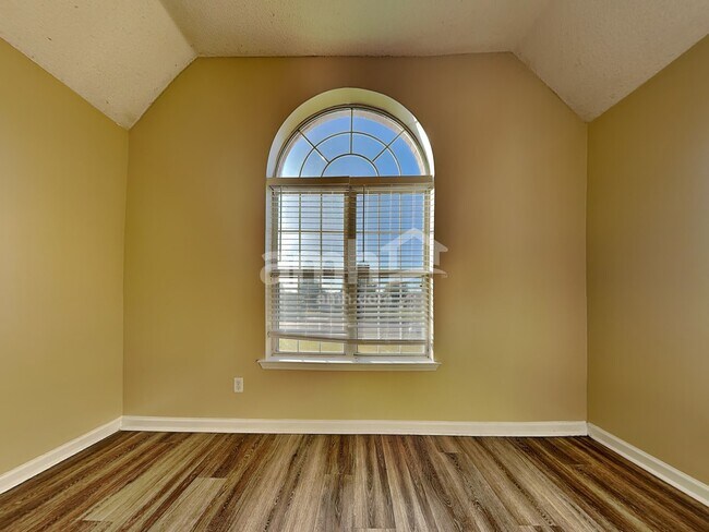 Building Photo - 4946 Rivercrest Ln