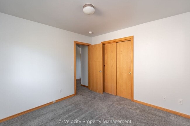 Building Photo - Charming Westside Home!