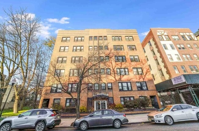 Building Photo - 7427 Boulevard East