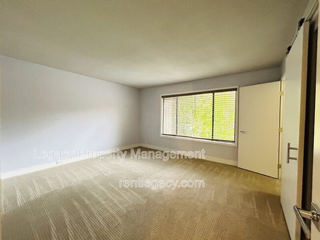 Building Photo - 134 Hartnell Pl