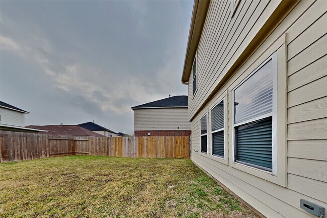 Building Photo - 20822 Fox Trot Ct