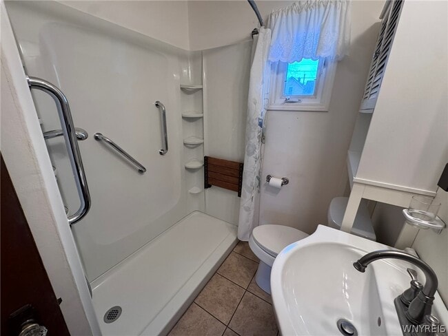 Building Photo - 102 Francis Ave