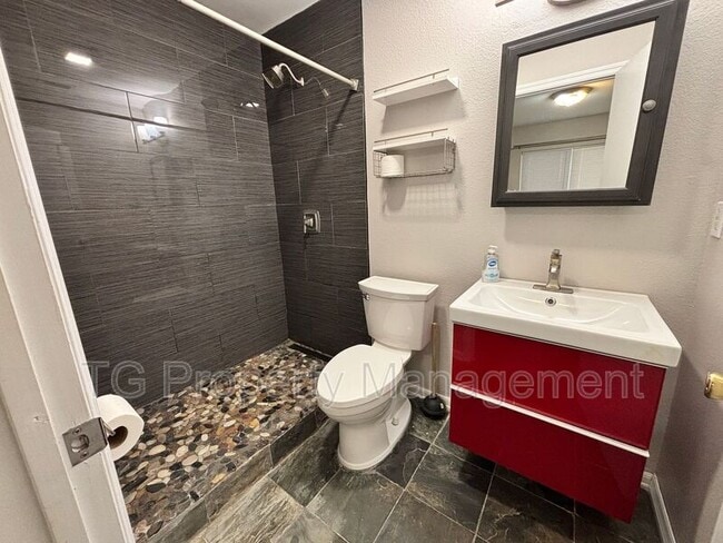 Building Photo - 942 Wynfield Cir