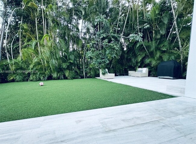 Building Photo - 1430 Baracoa Ave