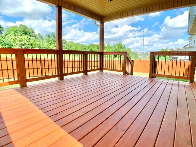 Building Photo - 733 Banister Dr