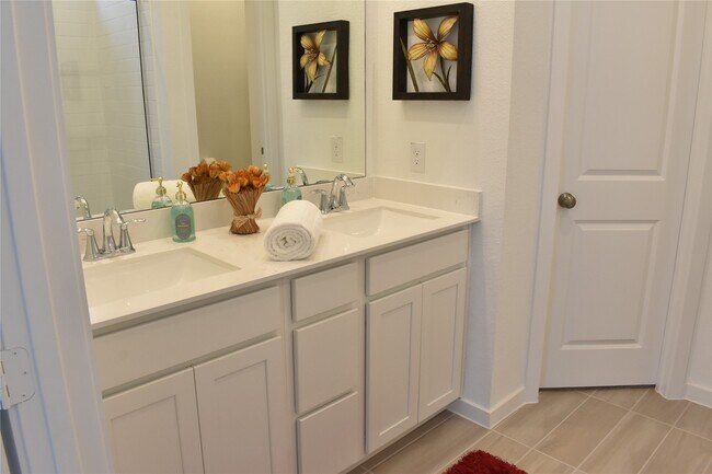 Building Photo - 32042 Sweet Pea Mdw Dr