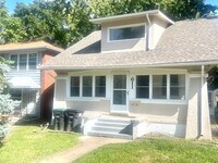 Building Photo - Spacious 4-bedroom, 2-bathroom home o