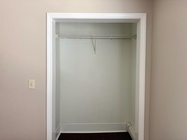 Building Photo - 189 E Bow St