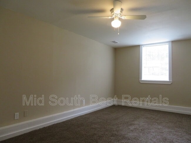 Building Photo - 2804 Southmeade Ave