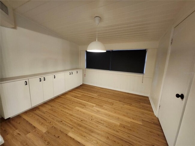 Building Photo - 1508 E Fern Rd