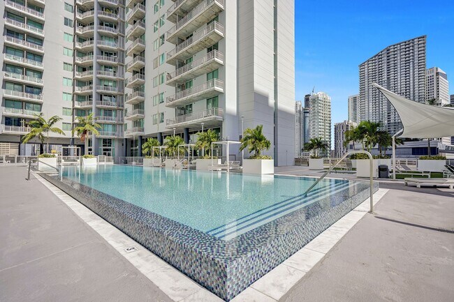 Building Photo - 690 SW 1st Ct