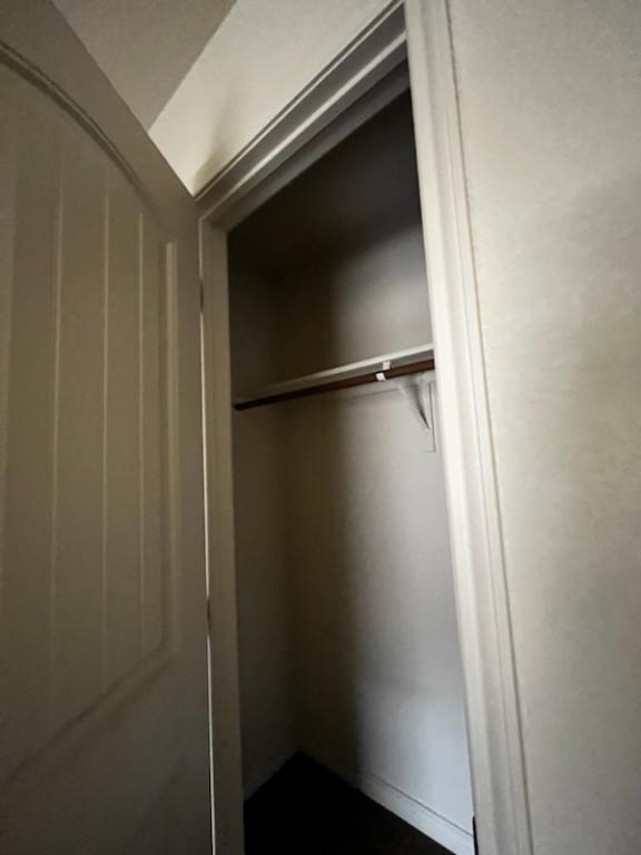 Building Photo - 1319 Greens Dr