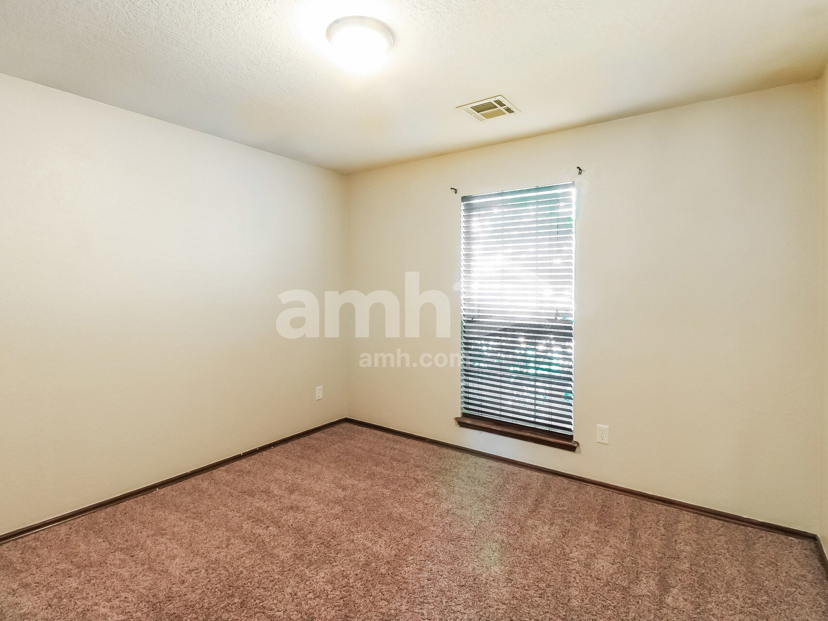 Building Photo - 16237 Everglade Ln