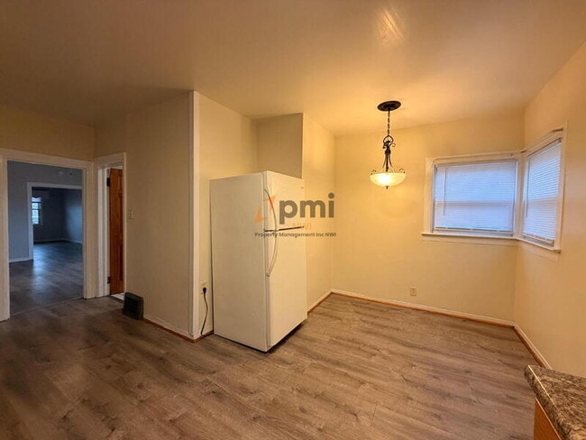 Building Photo - 814 Summer St