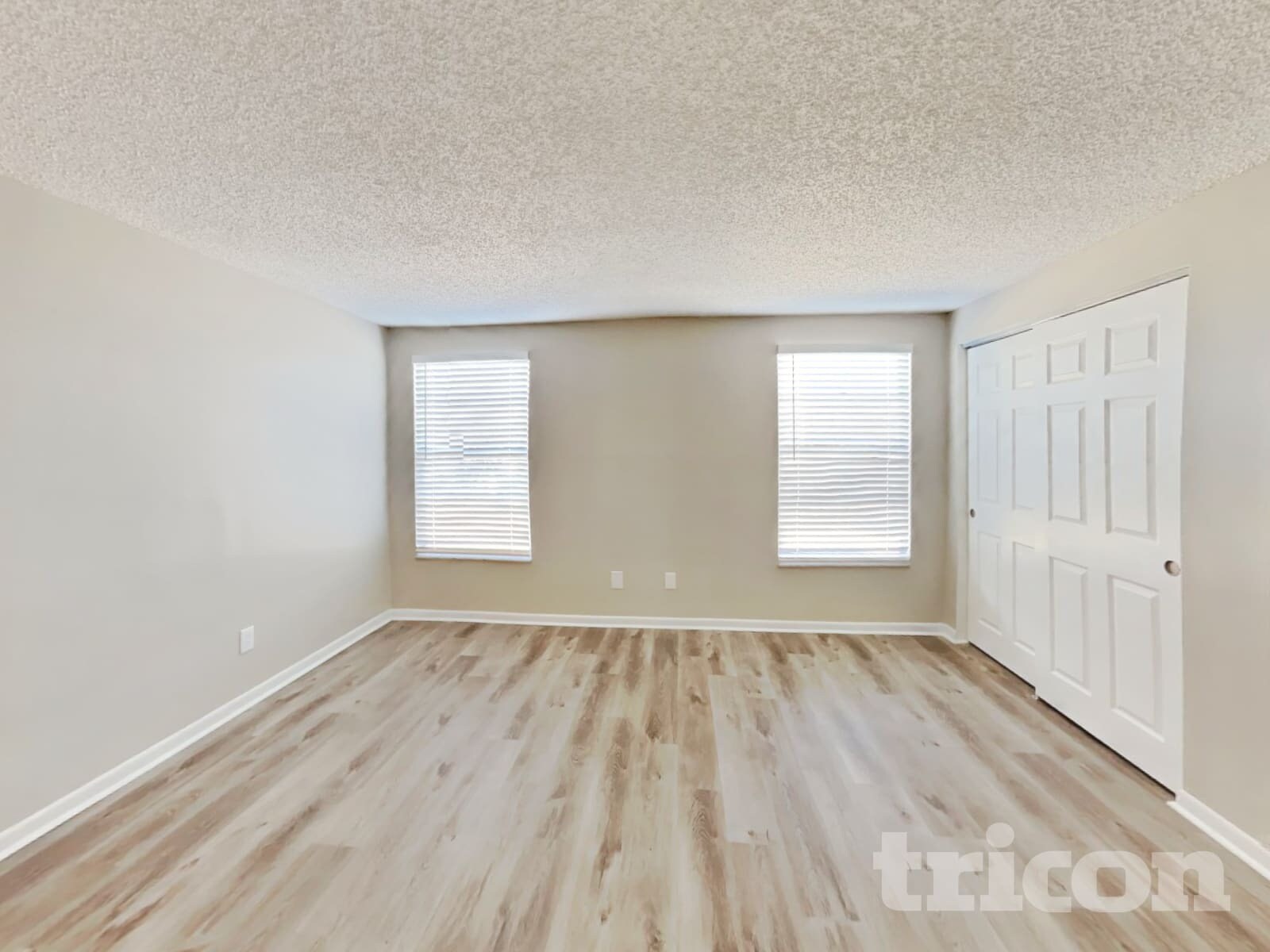 Building Photo - 16137 Ravendale Dr