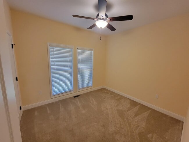 Building Photo - 544 Links Pointe Ct