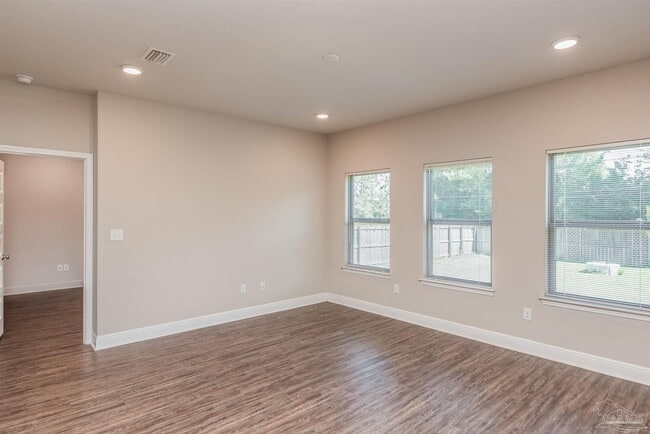 Building Photo - 7584 Burnside Lp