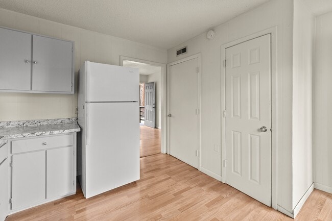 Building Photo - 100 Apache Hills Dr
