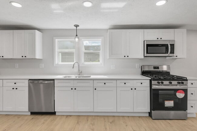 Building Photo - 57025 Greenlawn Ave