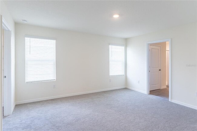 Building Photo - 4807 SW 51st Dr