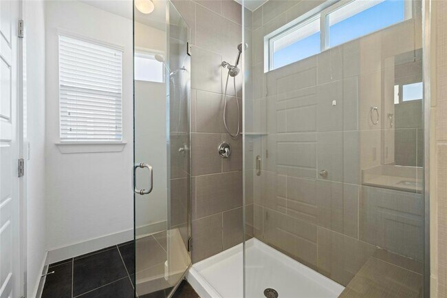 Building Photo - 2313 Capulet St