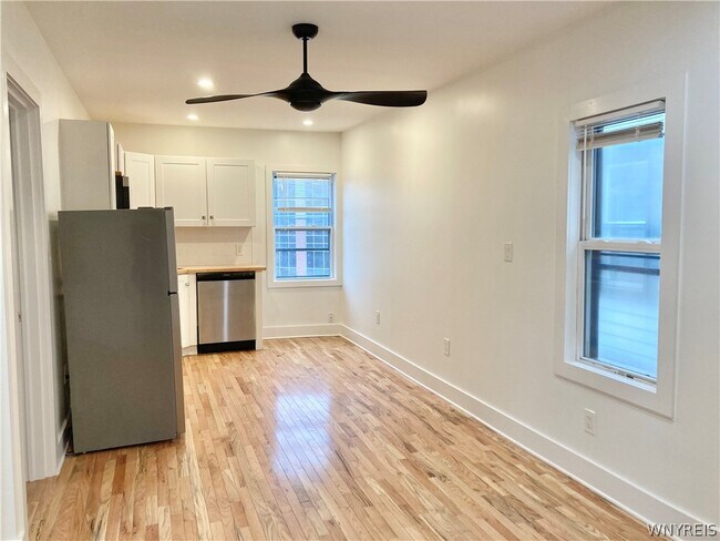 Building Photo - 56 Trinity Pl