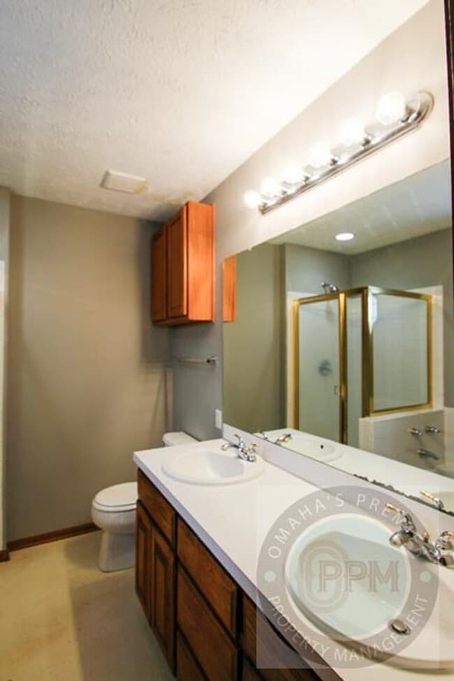 Building Photo - Comfortable and Cozy 3 Bedroom/2 Bath Home