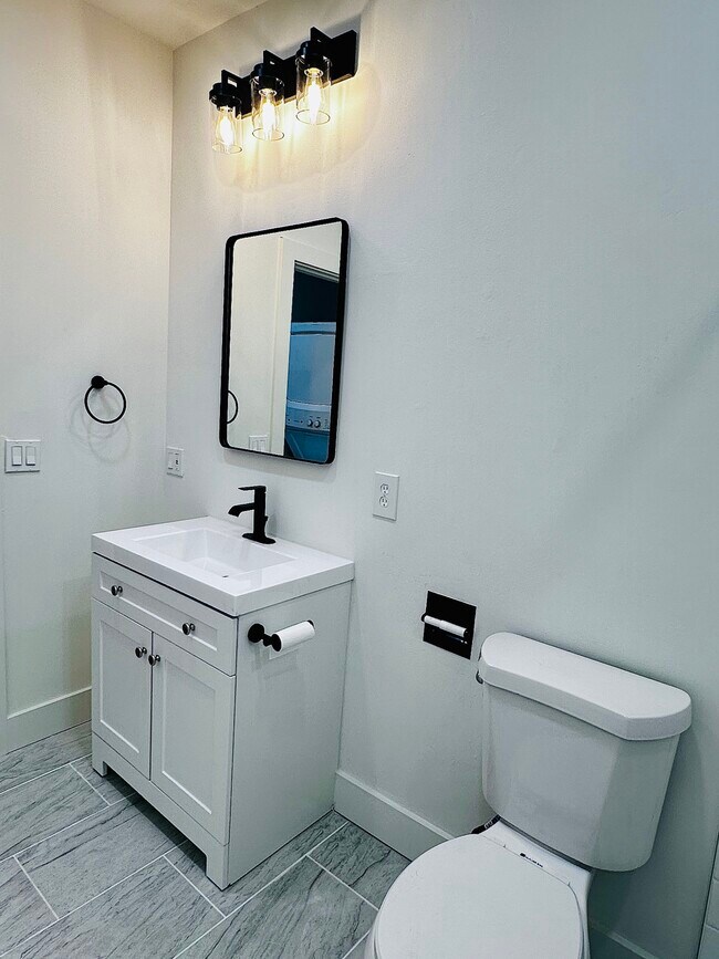 Building Photo - 1401 N 36th St