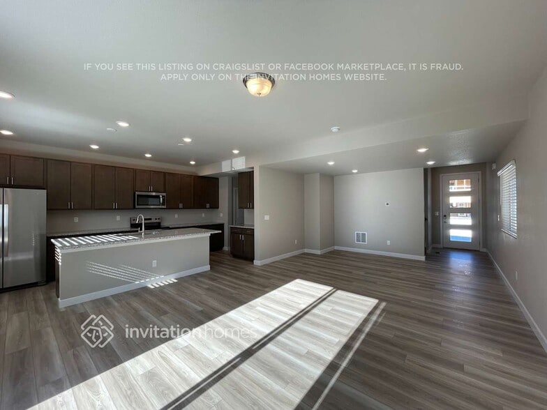 Building Photo - 13553 Arriba Dr