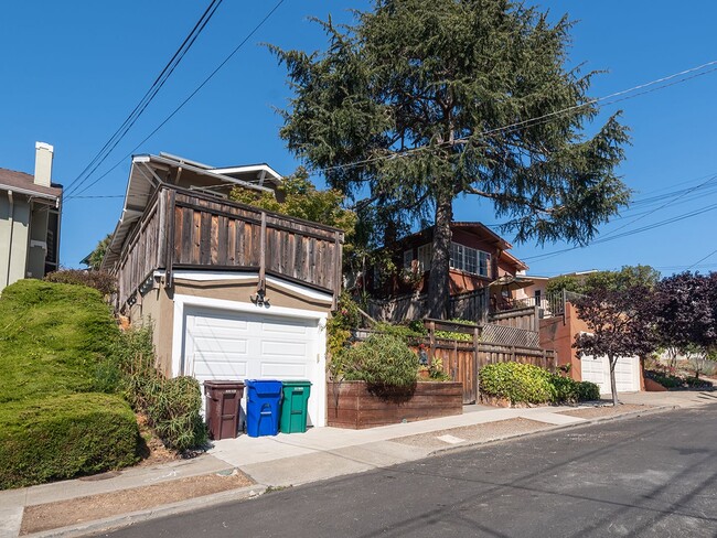 Building Photo - Updated single family home