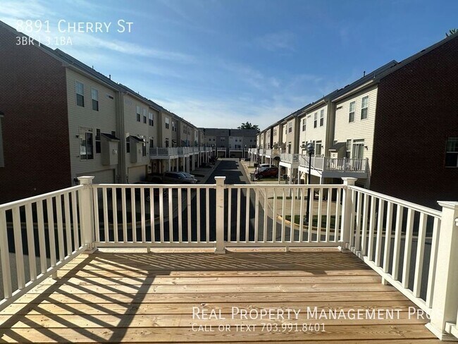 Building Photo - 8891 Cherry St