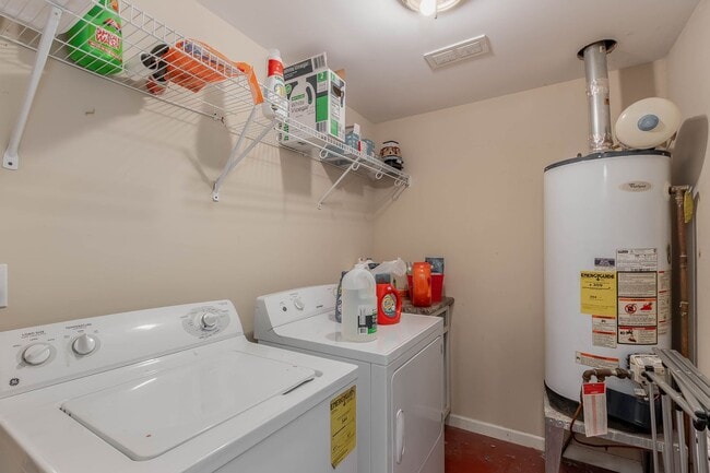 Building Photo - Fall '24 - Close to campus - 3 bed/2 bath ...