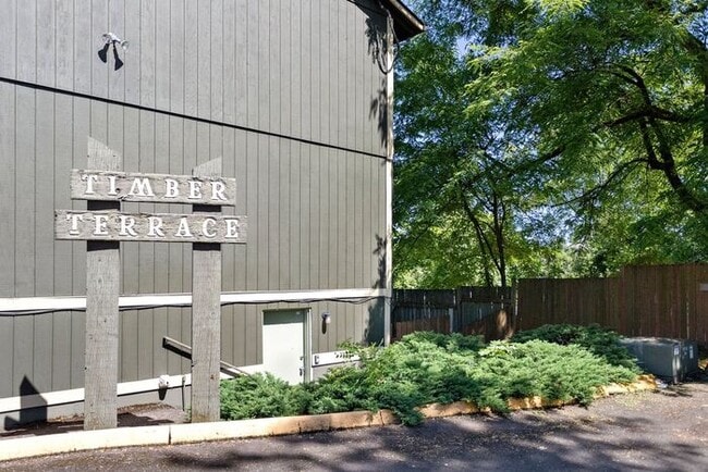 Building Photo - Timber Terrace 2x1 unit with 1st month free!!